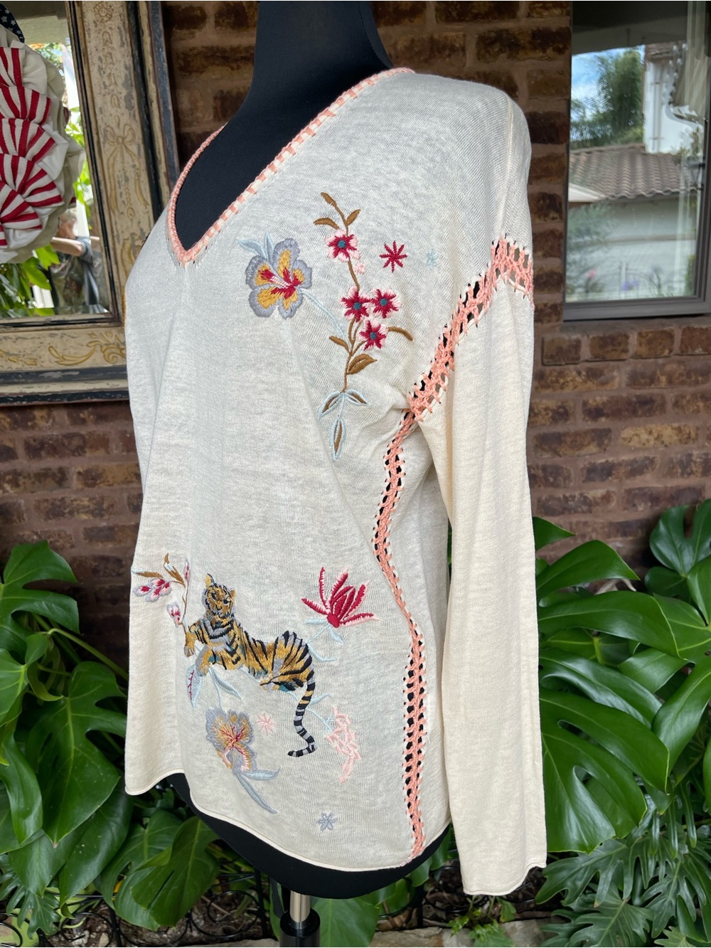 Johnny Was Cream Embroidered Tiger V-Neck Top - Picture 7 of 8